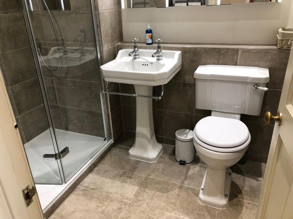 Lauras Townhouse Apartments Lansdown Slope Townhouse Бат Екстериор снимка