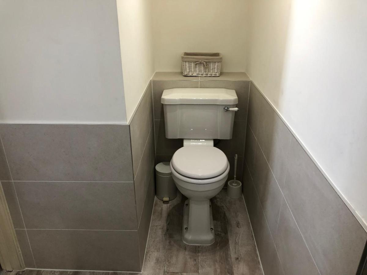 Lauras Townhouse Apartments Lansdown Slope Townhouse Бат Екстериор снимка