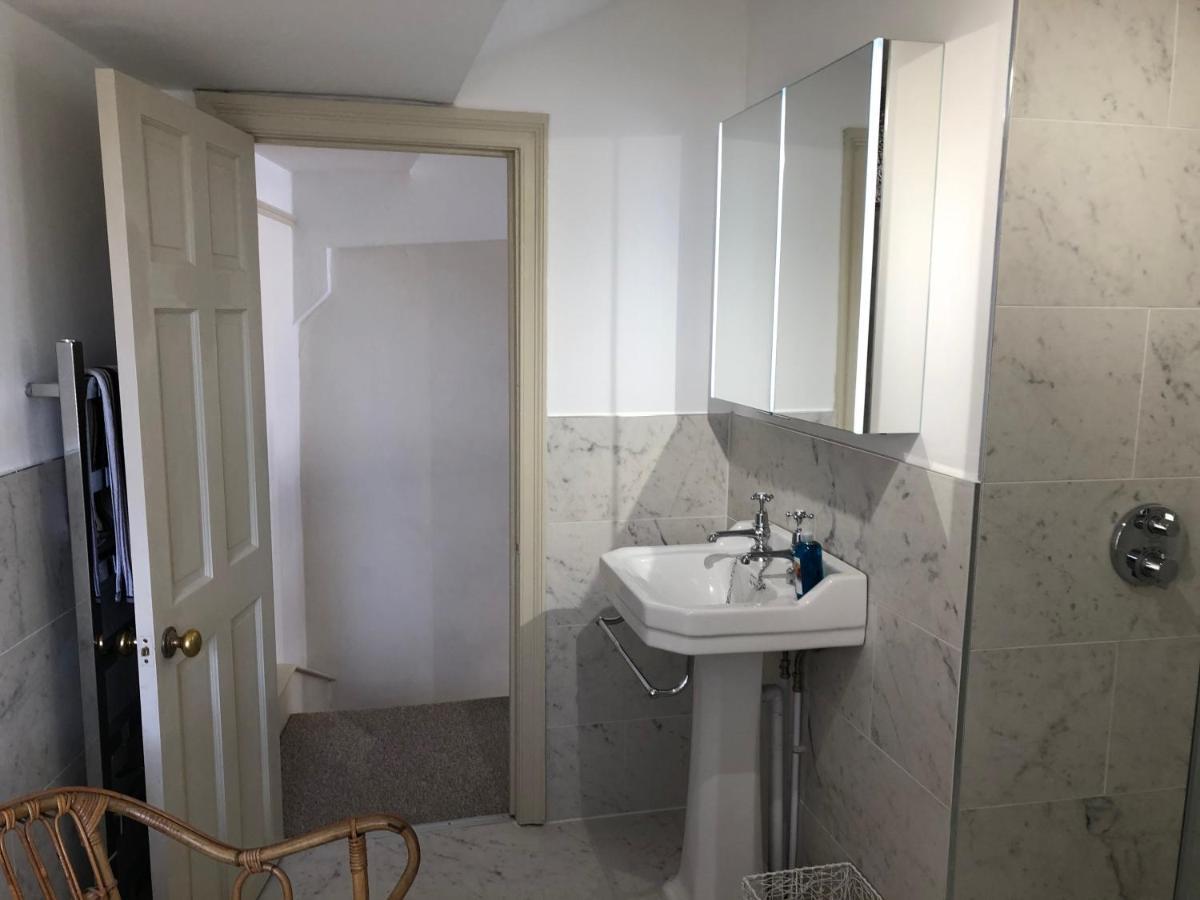 Lauras Townhouse Apartments Lansdown Slope Townhouse Бат Екстериор снимка