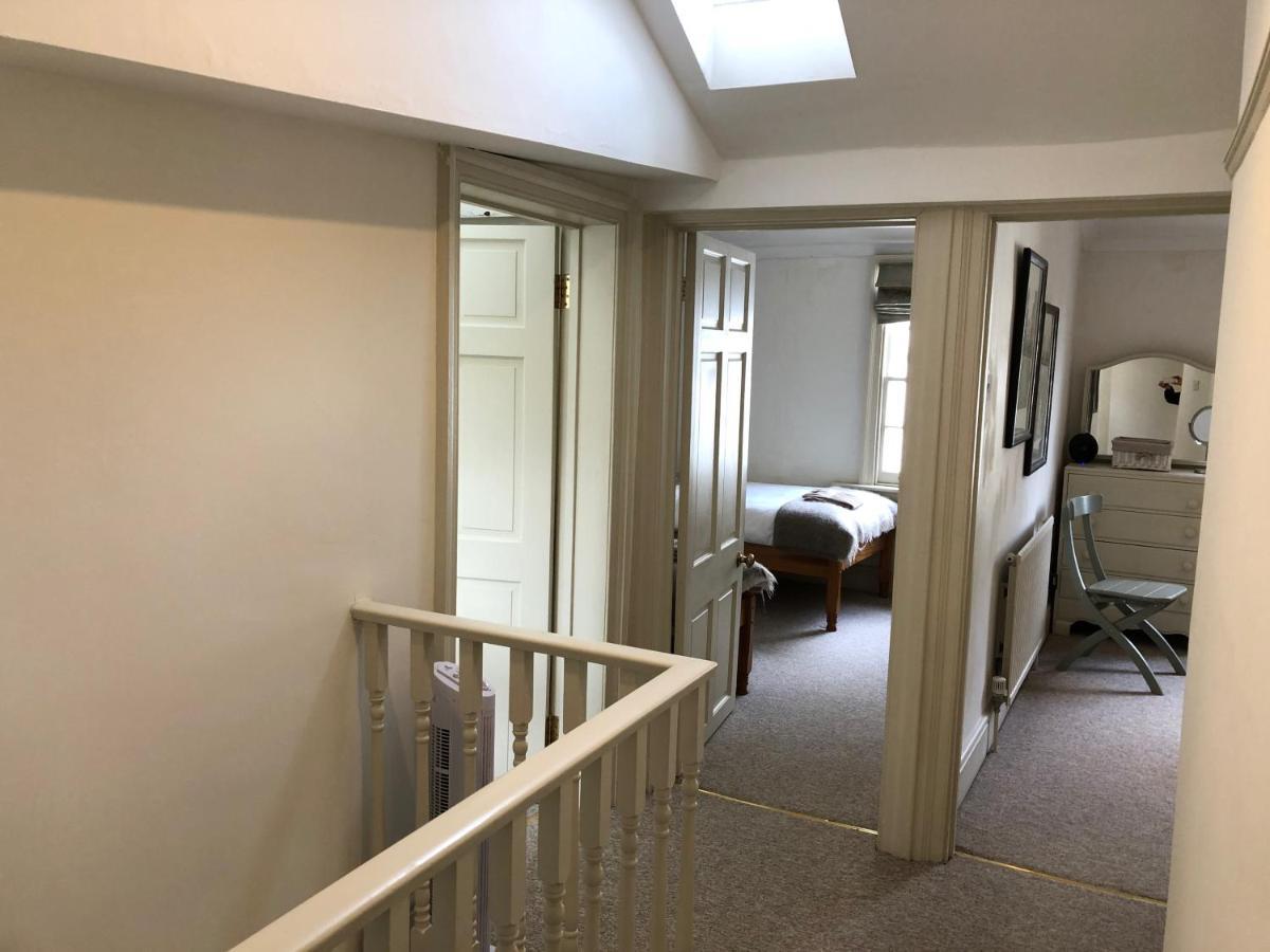 Lauras Townhouse Apartments Lansdown Slope Townhouse Бат Екстериор снимка