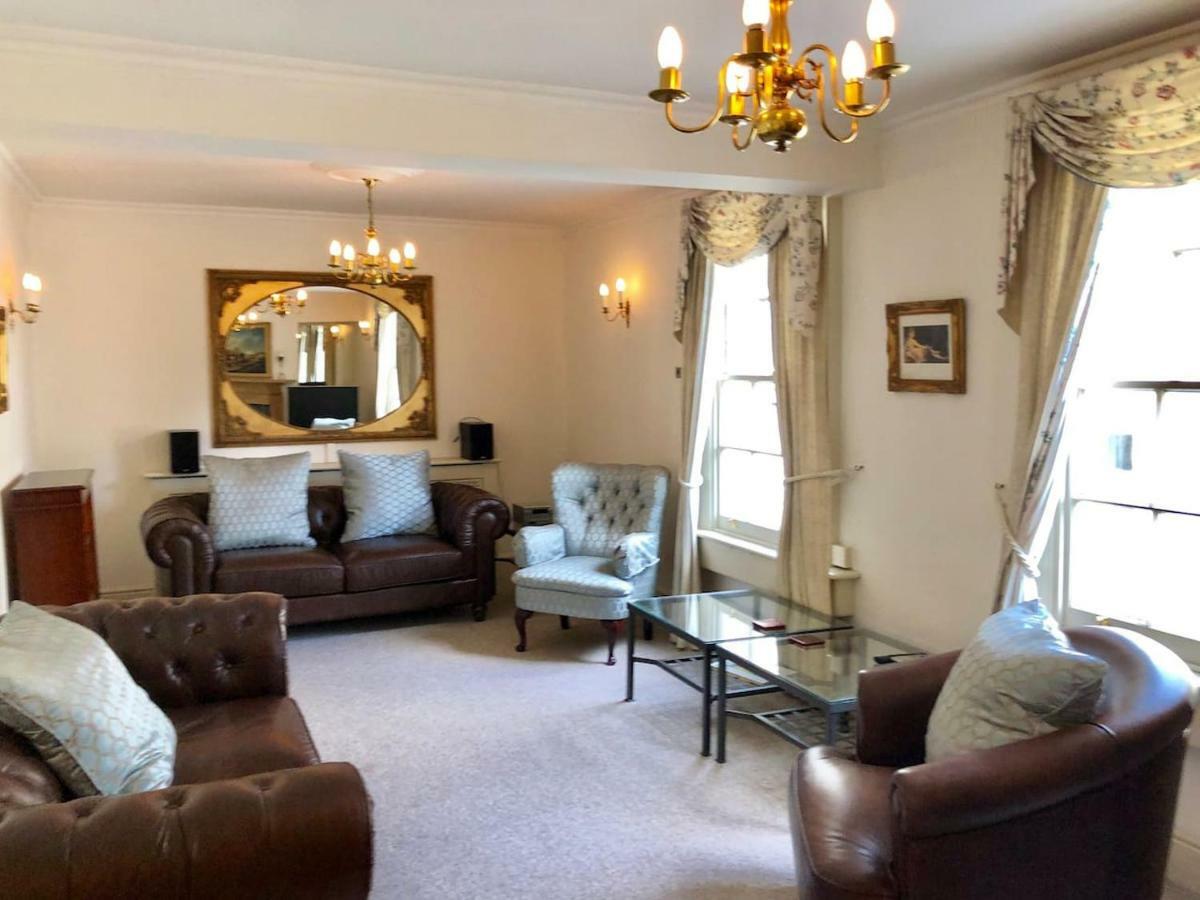 Lauras Townhouse Apartments Lansdown Slope Townhouse Бат Екстериор снимка